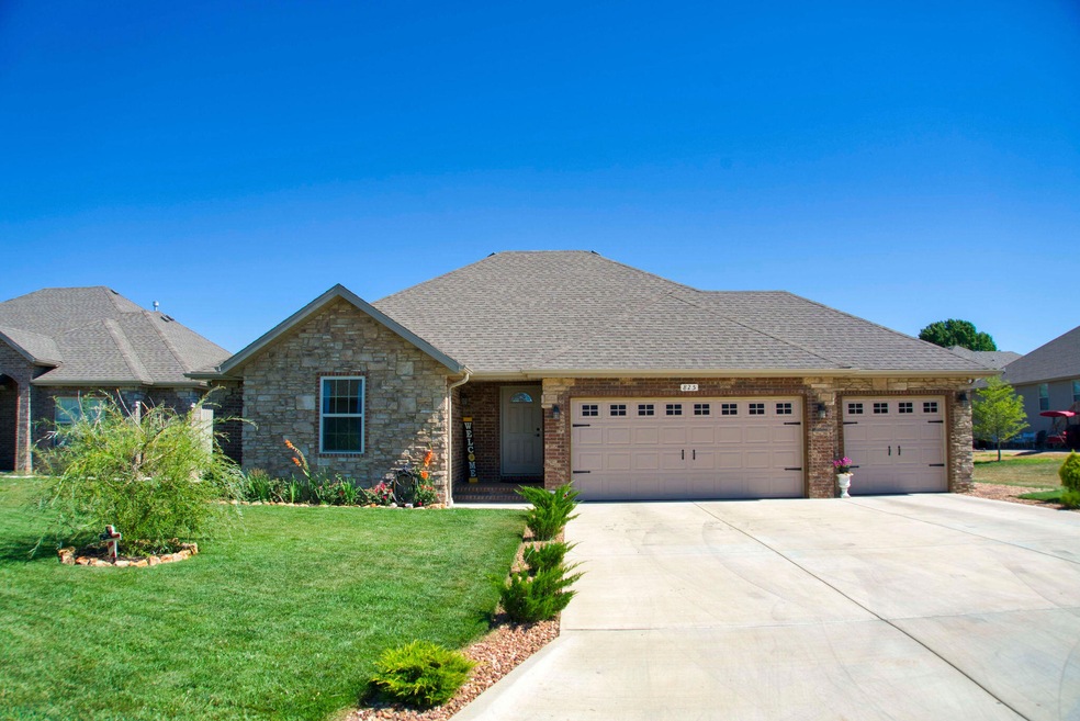 825 E Barracuda Dr, Nixa, MO 65714 - photo 1