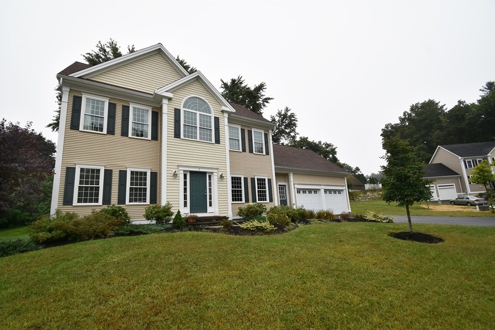 7 Desrosiers Landing, South Grafton, MA 01560 - photo 1