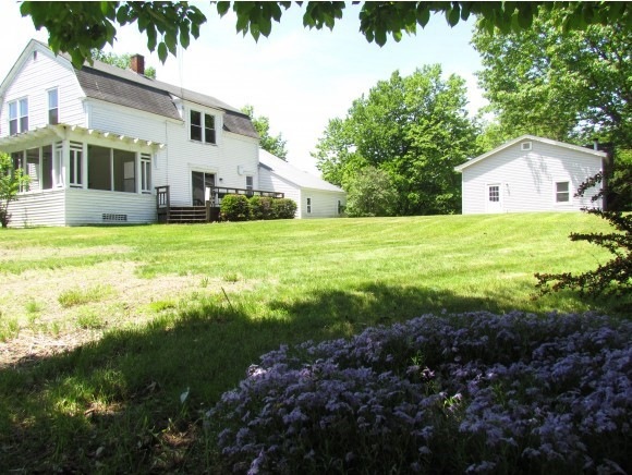HUGE lot! Garden?