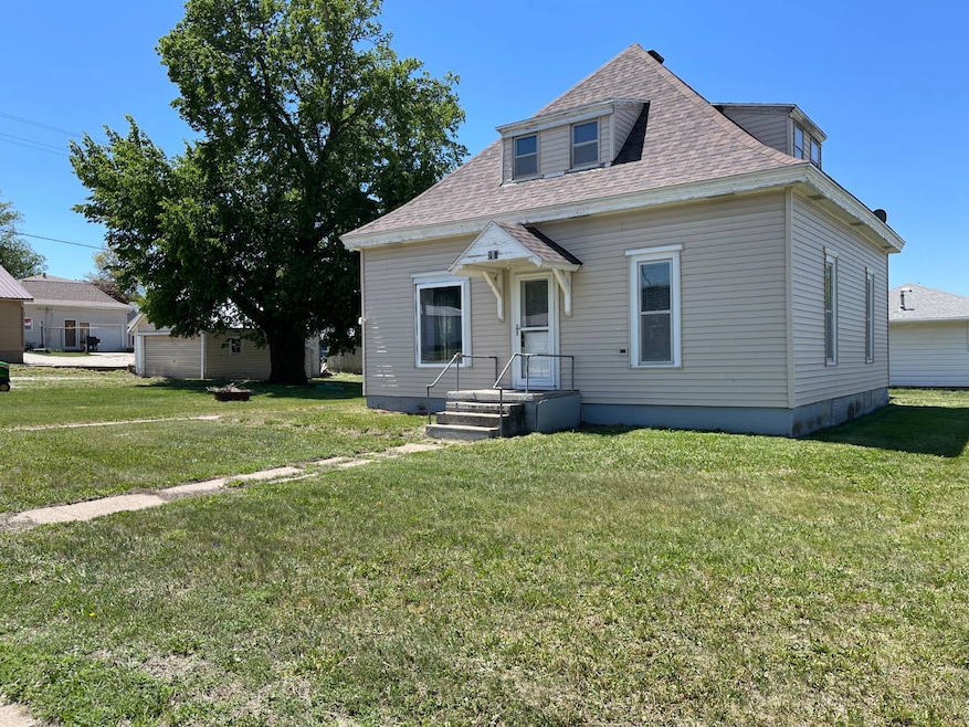 218 4th St, Pender, NE 68047 - photo 1