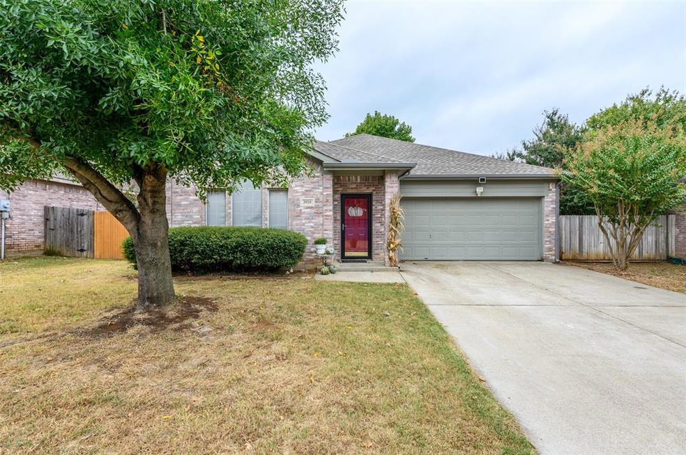 3920 Overlake Dr, Denton, TX 76210 - photo 1