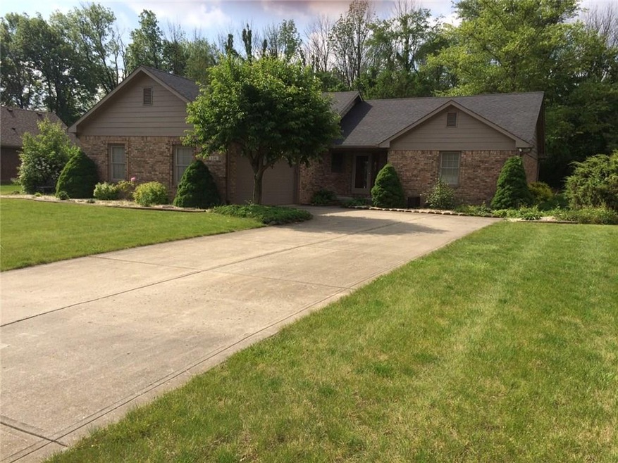 3341 W Ravenfield Blvd, Greenfield, IN 46140 - photo 1