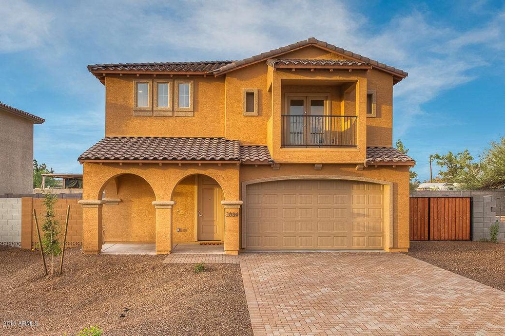 2034 E Paradise Lane
