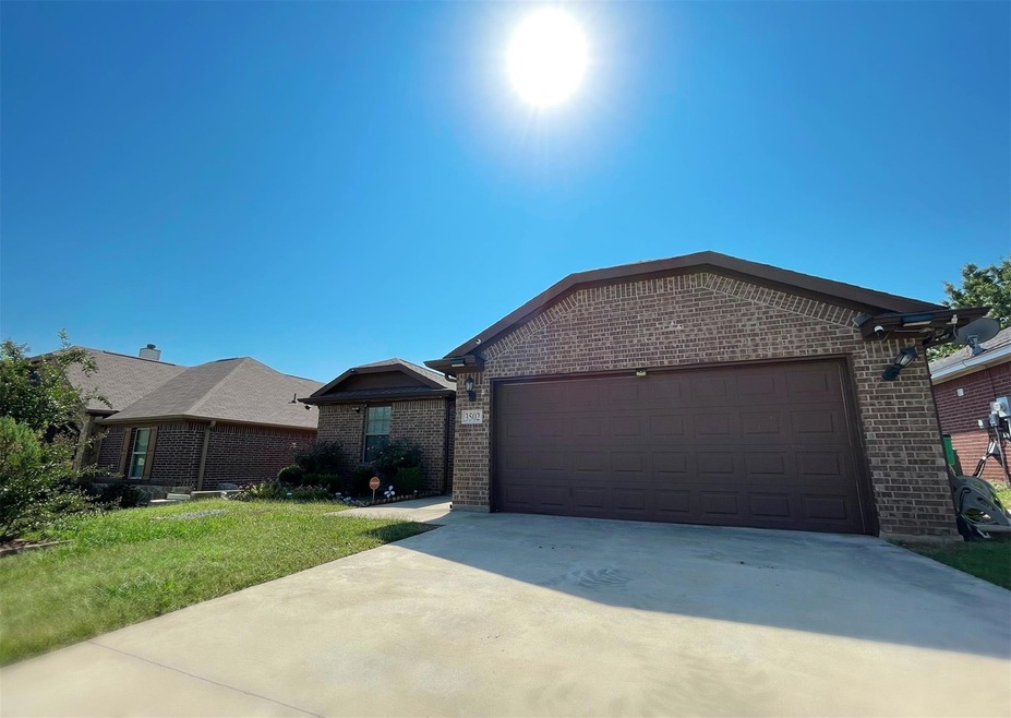 3502 Austin St, Gainesville, TX 76240 - photo 1