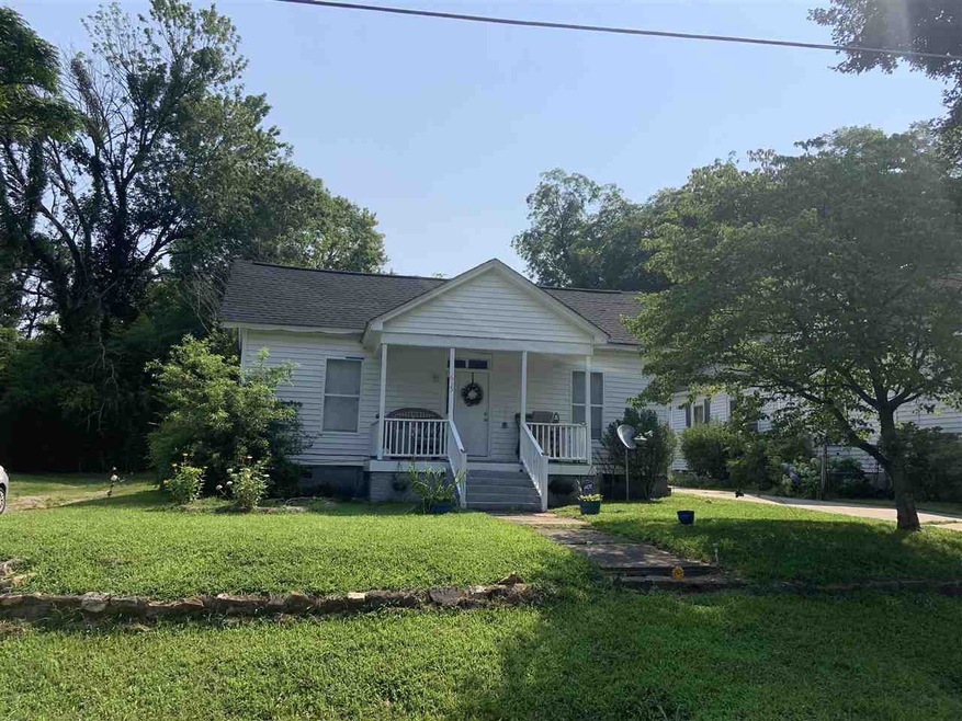 615 Raleigh St, Oxford, NC 27565 - photo 1