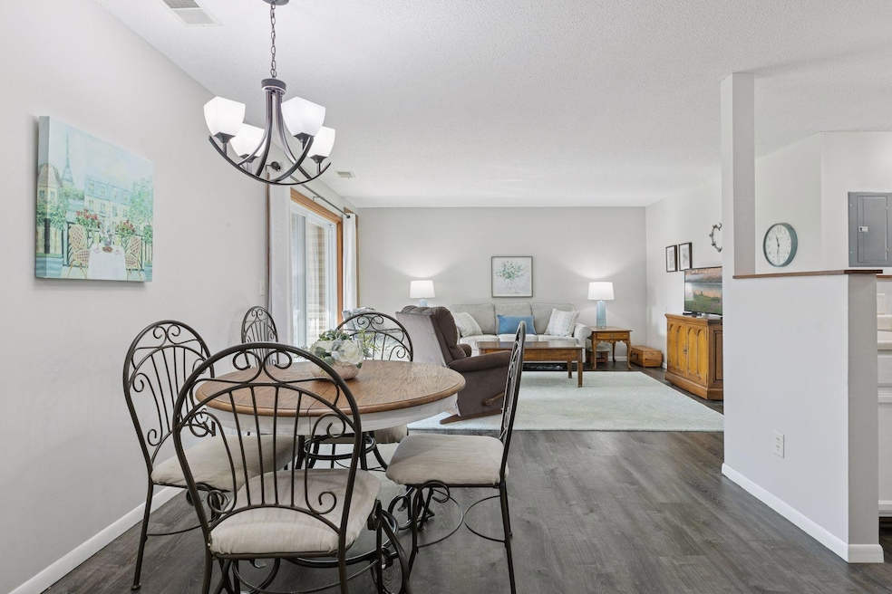 Welcome to 1225 Ferndale Street North #20