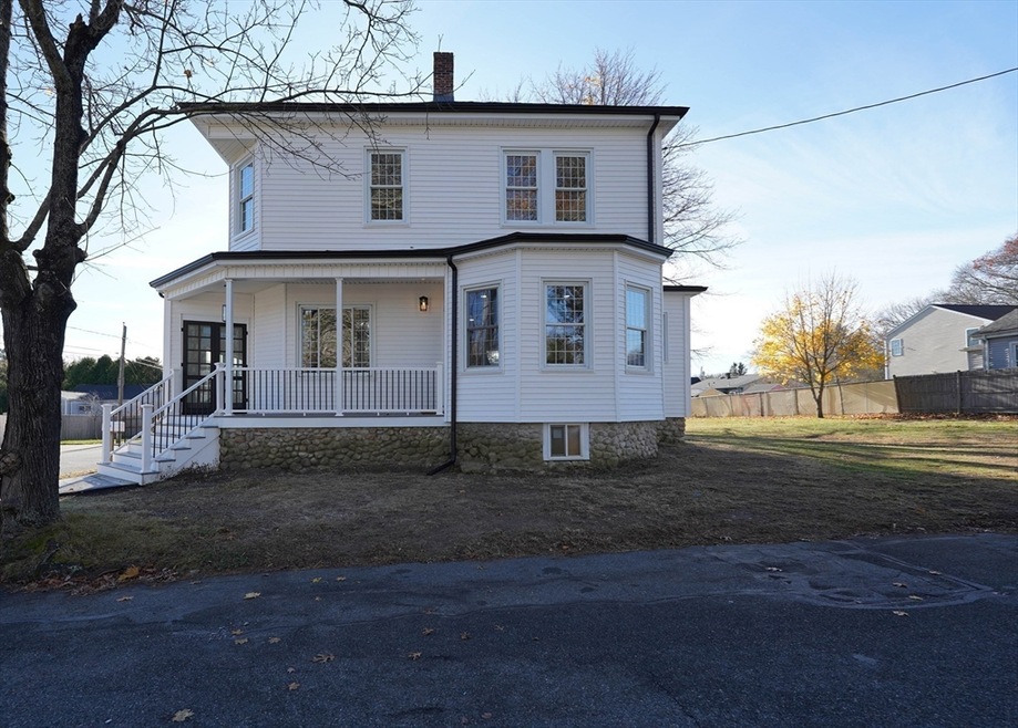 21 Gifford Ave, North Dartmouth, MA 02747 - photo 1