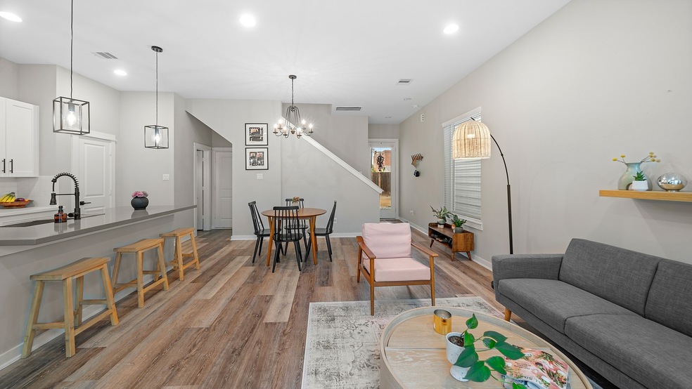 8430 Berry Green Ln, Houston, TX 77022 - photo 1