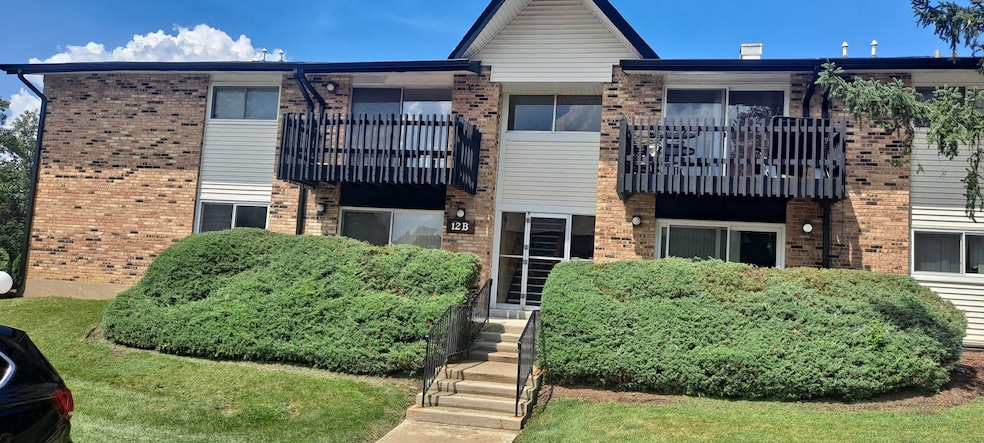 12B Kingery Quarter unit 108, Willowbrook, IL 60527 - photo 1