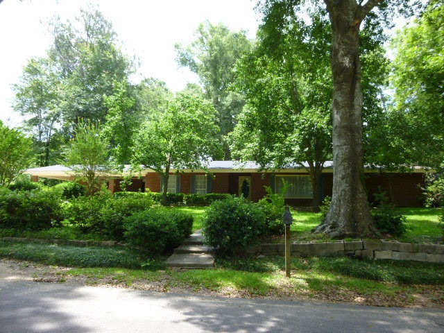 111 Lakeshore Dr, McComb, MS 39648 - photo 1