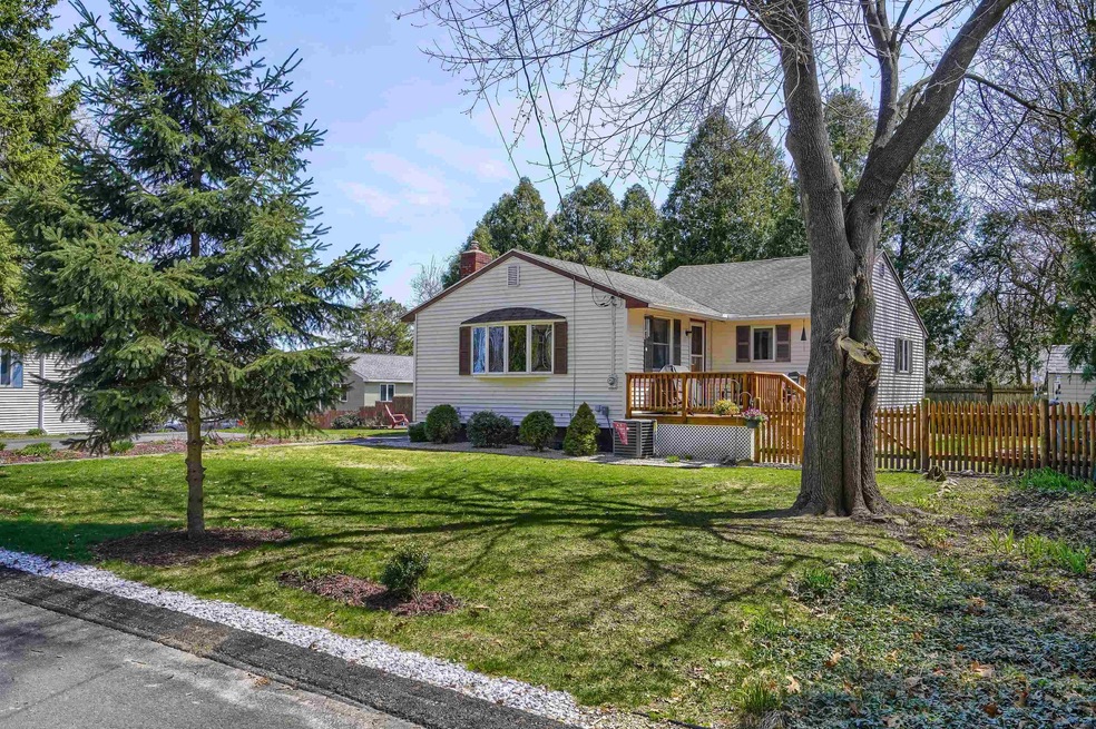 101 Dodge St, Nashua, NH 03064 - photo 1