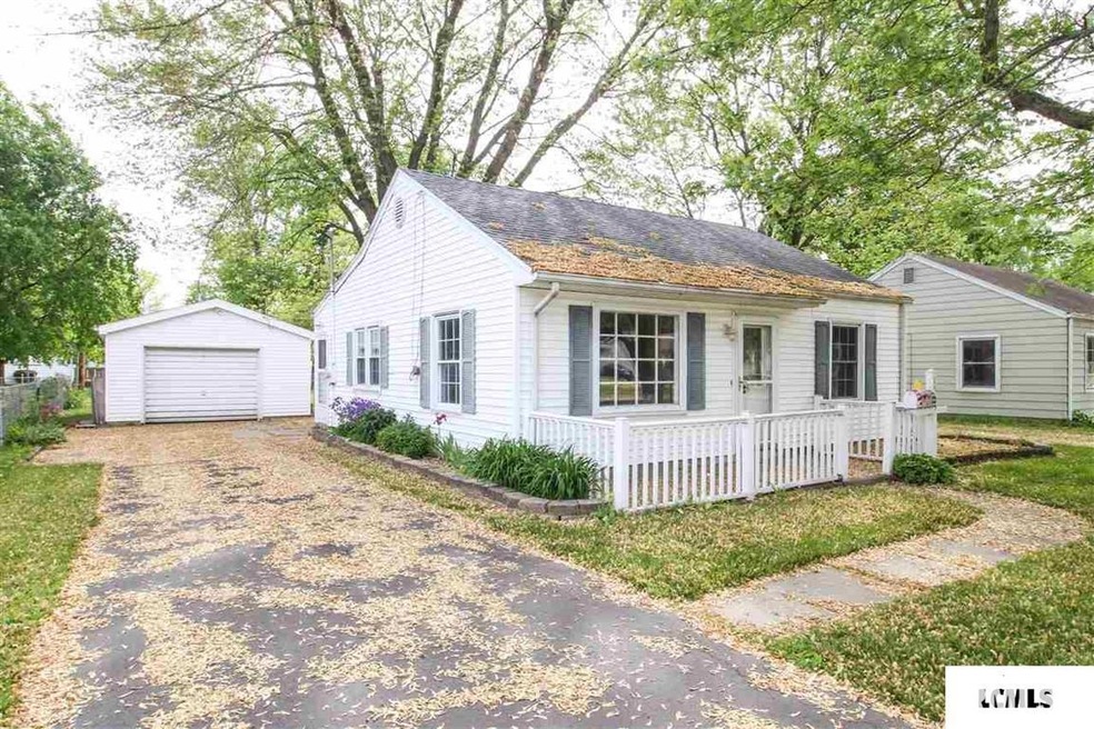 1553 Pulaski St, Lincoln, IL 62656 - photo 1