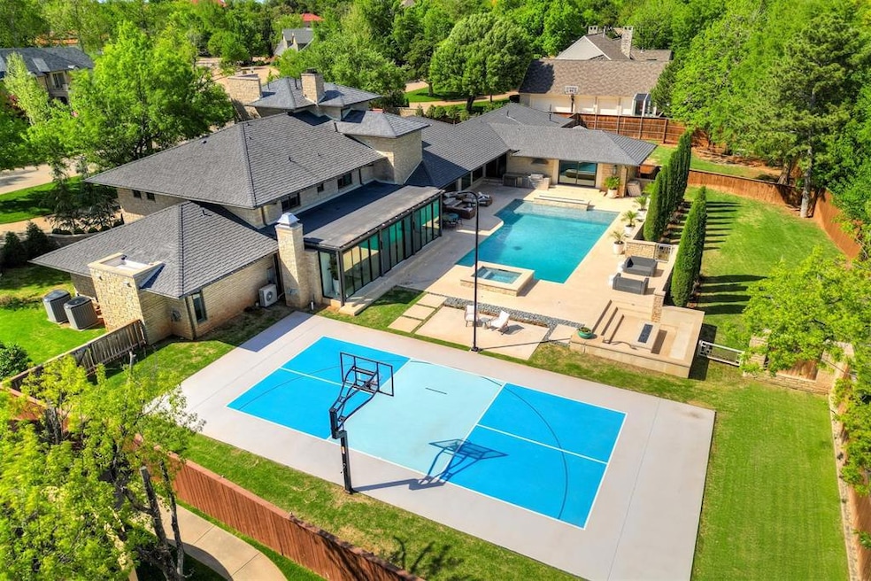 7304 Lancet Ln, Nichols Hills, OK 73120 - photo 1