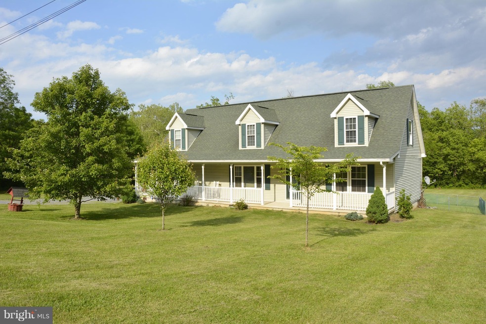 239 Chimney Dr, Bunker Hill, WV 25413 - photo 1