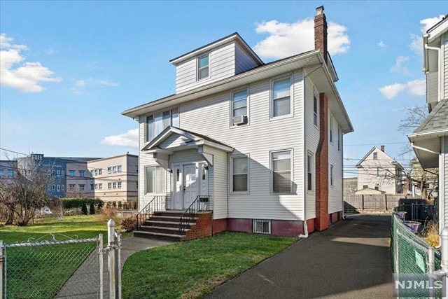 17 Kent Ct, Passaic, NJ 07055 - photo 1