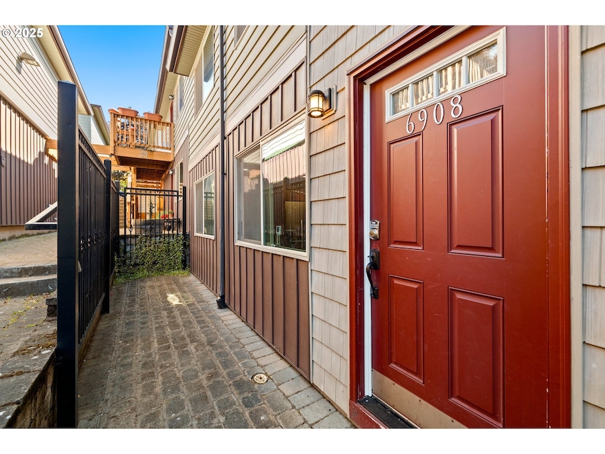 6908 N Philadelphia Ave unit 6908, Portland, OR 97203 - photo 1