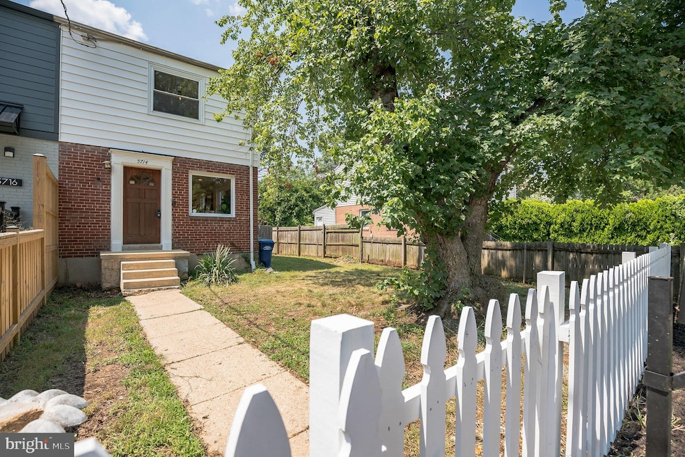 5714 Fenwick Dr, Alexandria, VA 22303 - photo 1