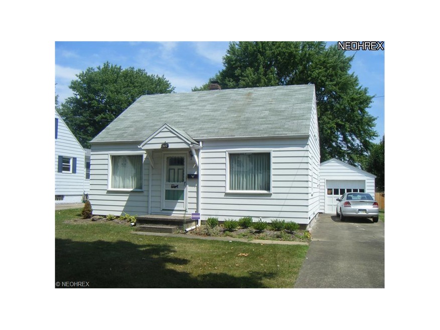 207 Iroquois St, Struthers, OH 44471 - photo 1