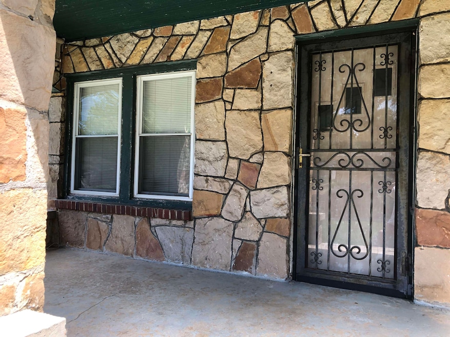 504 N Chestnut St, Florence, AL 35630 - photo 1