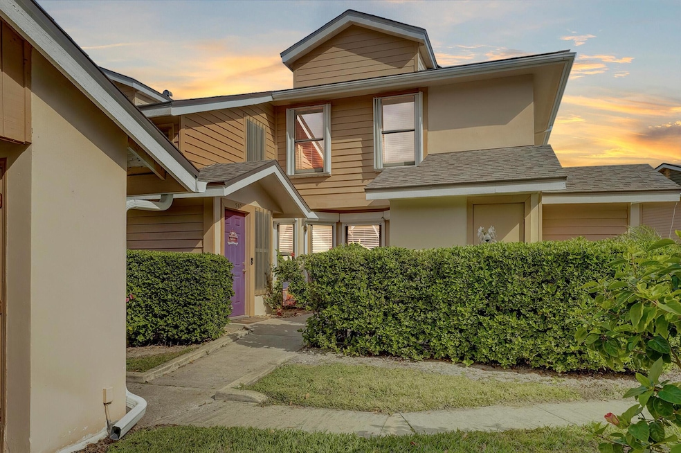 6230 N Mirror Lake Dr unit 540, Sebastian, FL 32958 - photo 1