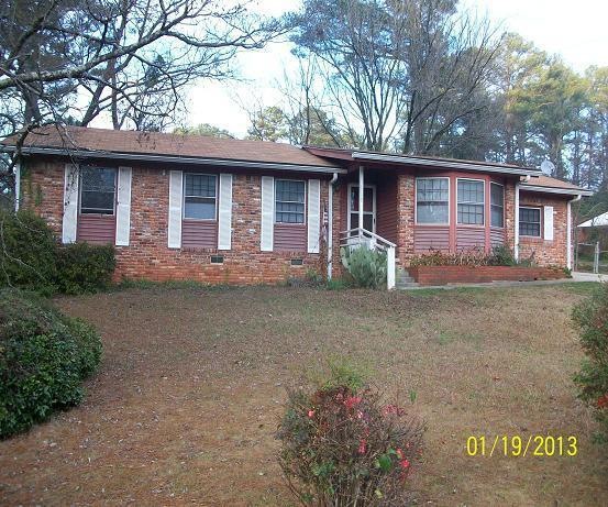 1139 Shieldcrest Way unit 19, Forest Park, GA 30297 - photo 1