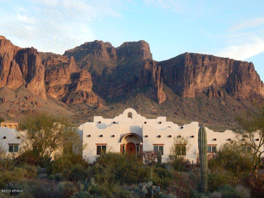 SPECTACULAR SUPERSTITION MTN VIEWS!