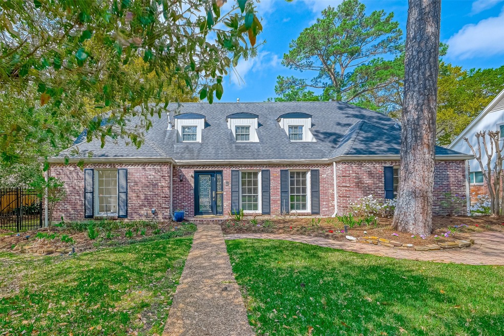 123 Plantation Rd, Houston, TX 77024 - photo 1