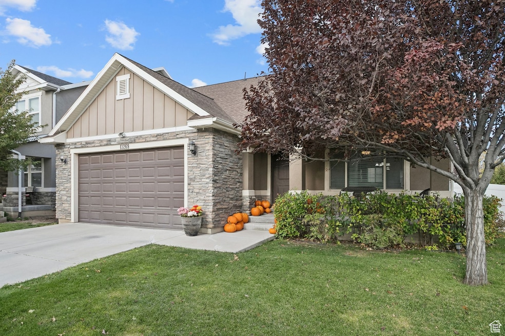 For Sale $519,900 • Co-Listing Agent