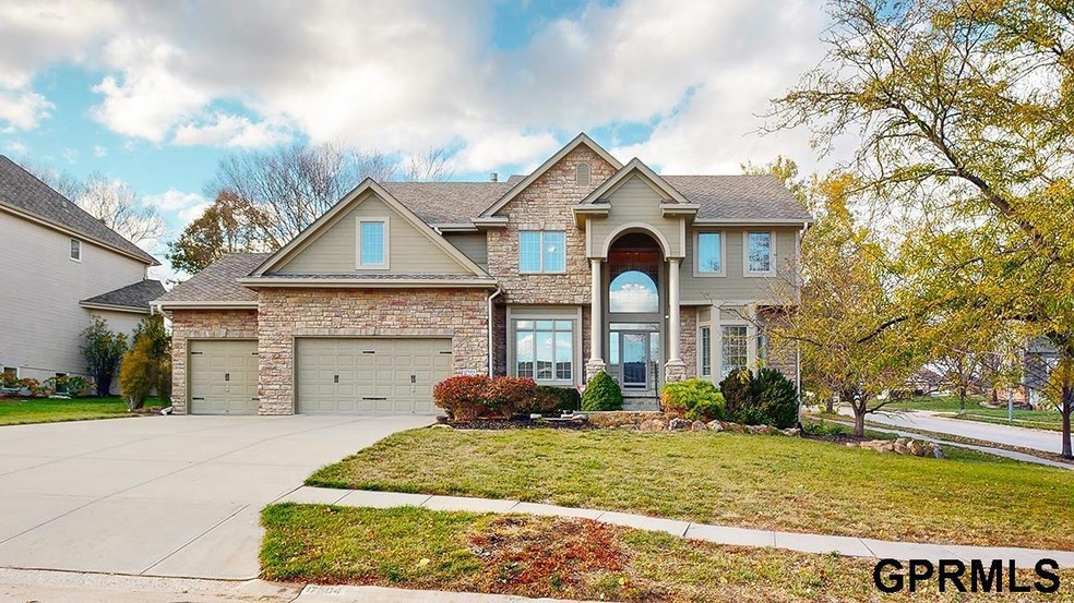 17504 Riggs St, Omaha, NE 68135 - photo 1