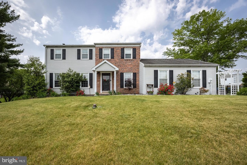 741 E 2nd St, Boyertown, PA 19512 - photo 1