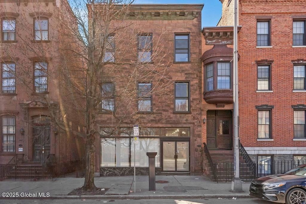 For Rent $1,700/month