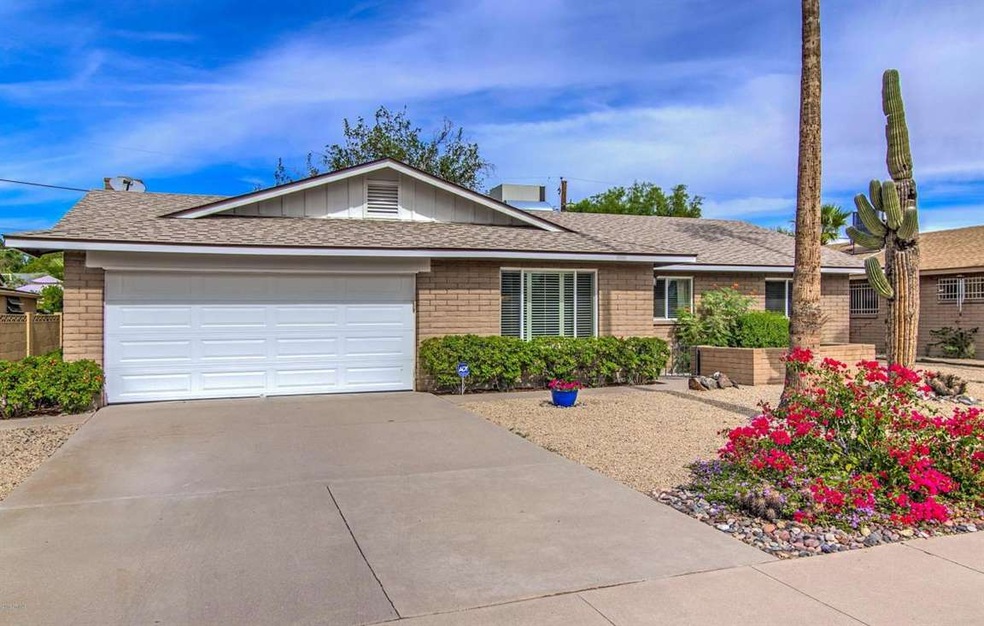 1720_W_Loma_Lane_01