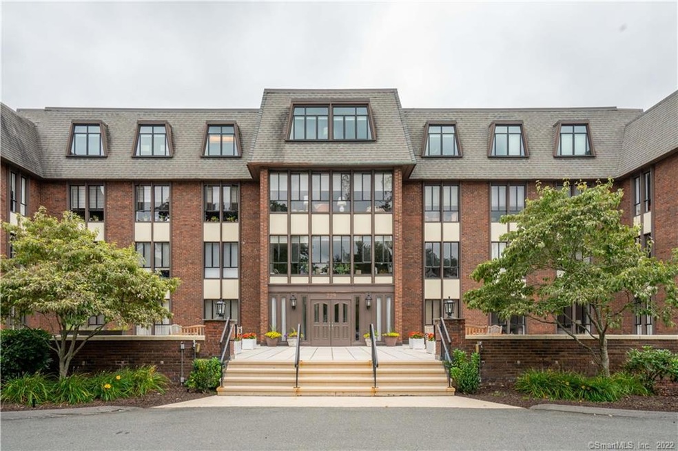 779 Prospect Ave unit 5, West Hartford, CT 06105 - photo 1