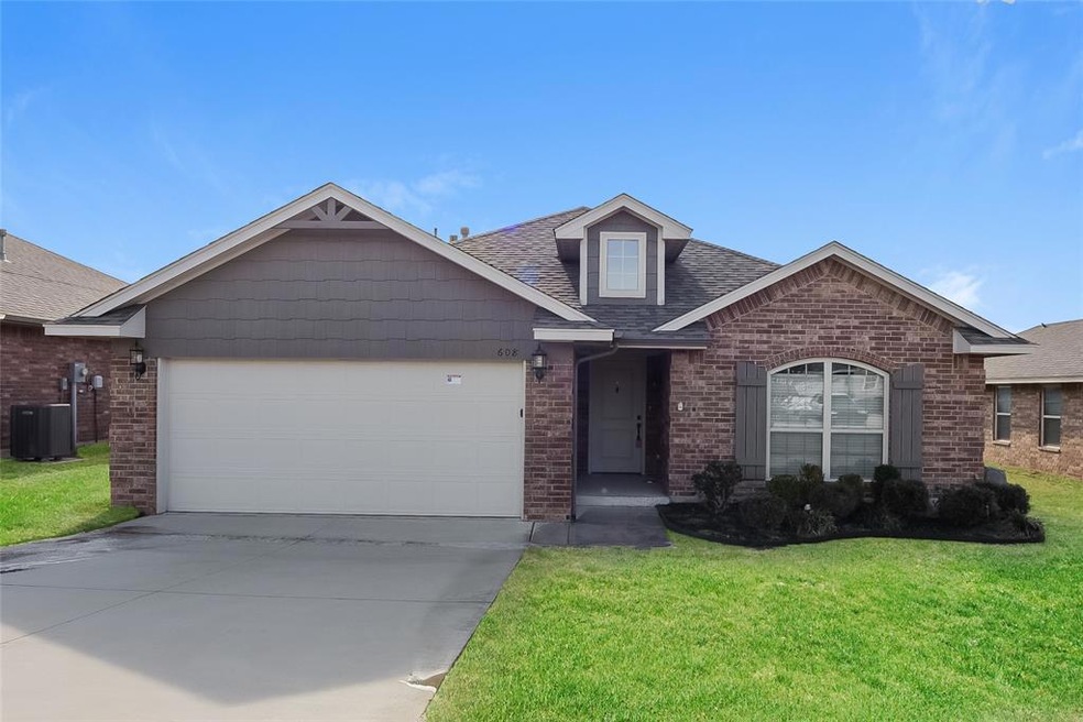 608 Talon Dr, Norman, OK 73072 - photo 1