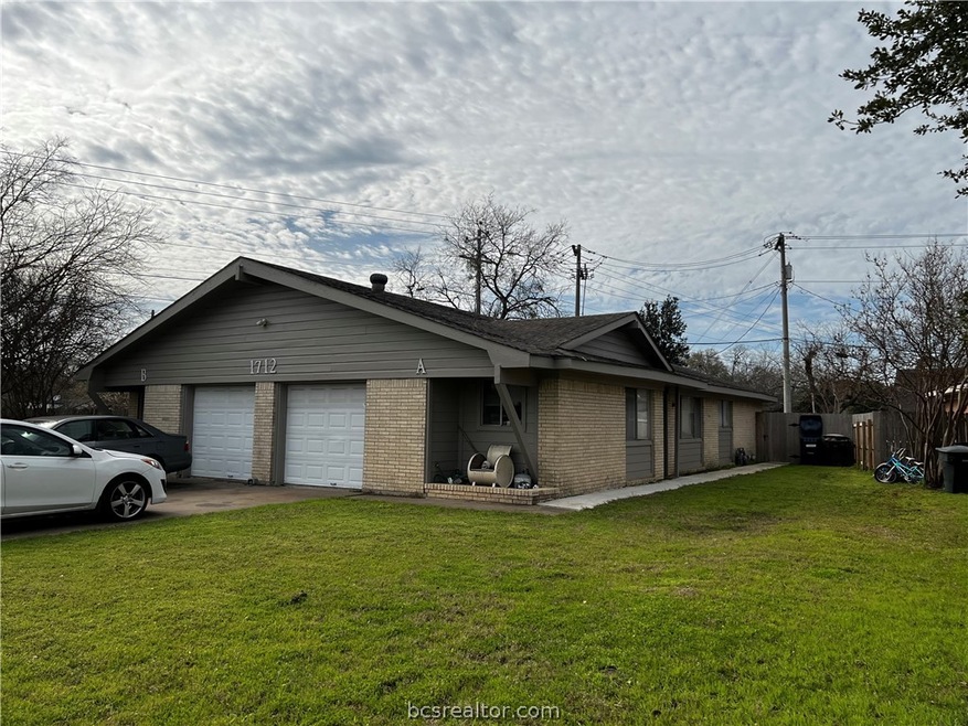 1712 Trinity Place unit AB, College Station, TX 77840 - photo 1