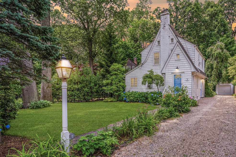 Sold $885,000 • Co-Listing Agent