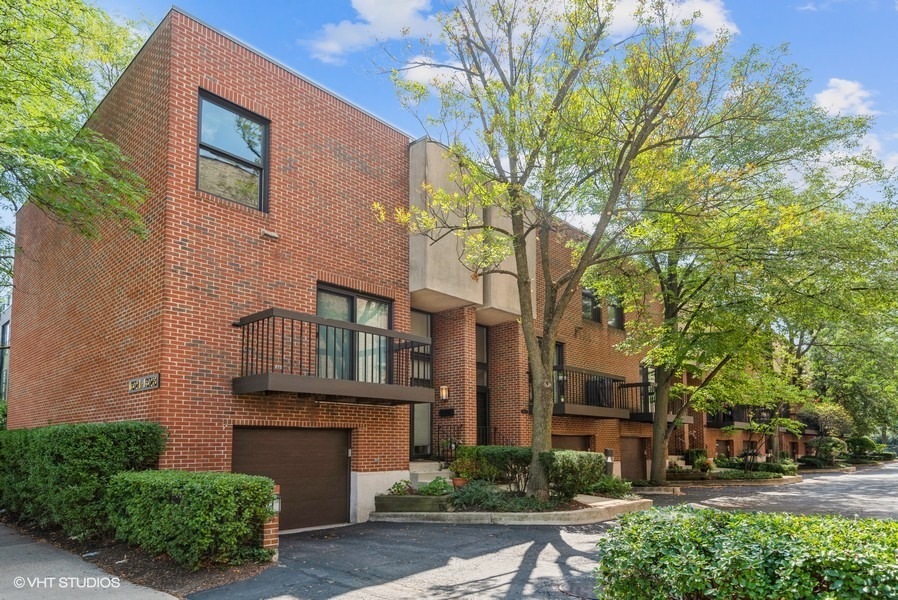 Central Place West: 9 units.