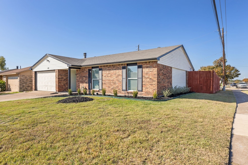 Move in ready gem!! Just Remodeled, Welcome Home!