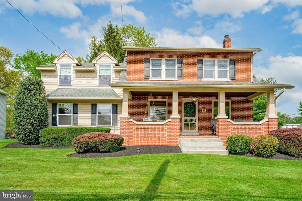 105 N 4th St, Telford, PA 18969 - photo 1