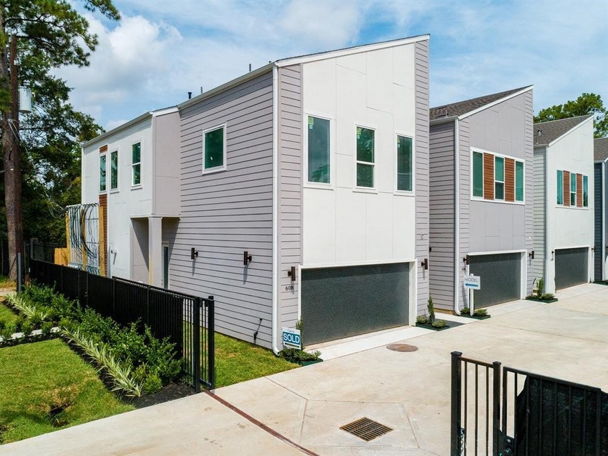 604 Janisch Rd, Houston, TX 77018 - photo 1