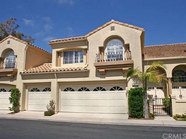 Incredible Townhouse with 3 Car/Garage/Built in St