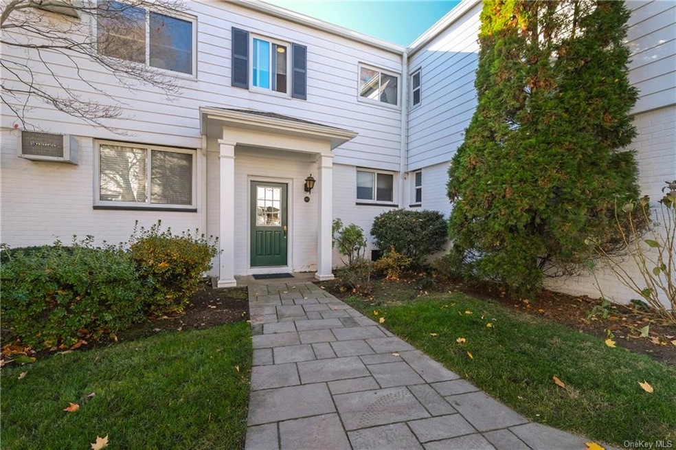 Front entrance to first floor, easy access unit.