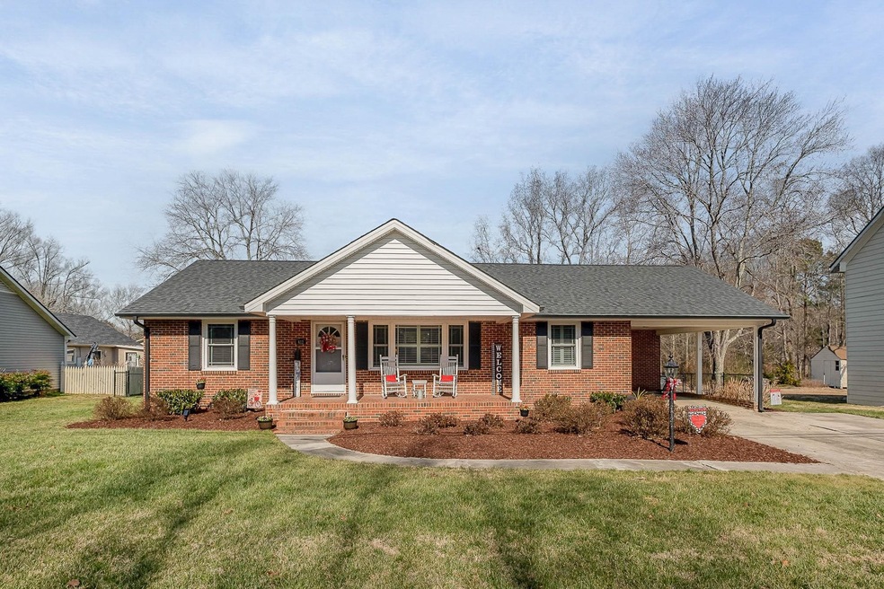 612 Cherry St, Oxford, NC 27565 - photo 1