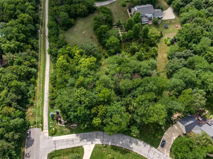 9032 Redbud Ln, Lenexa, KS 66220 - photo 1