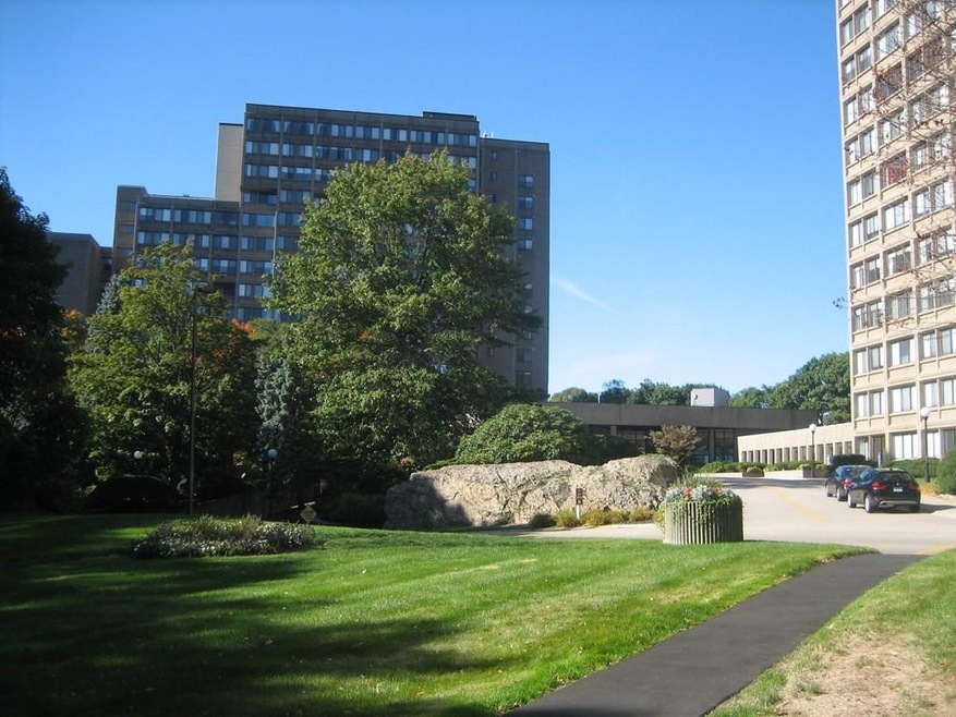 250 Hammond Pond Pkwy unit 903S, Chestnut Hill, MA 02467 - photo 1