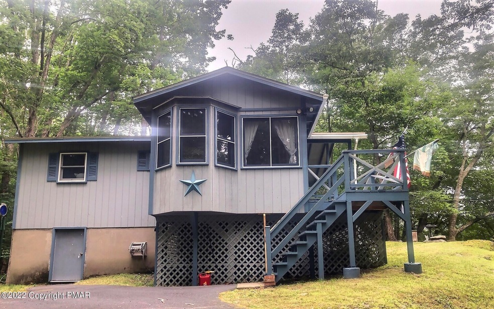 1069 Wild Turkey Ln, Bushkill, PA 18324 - photo 1