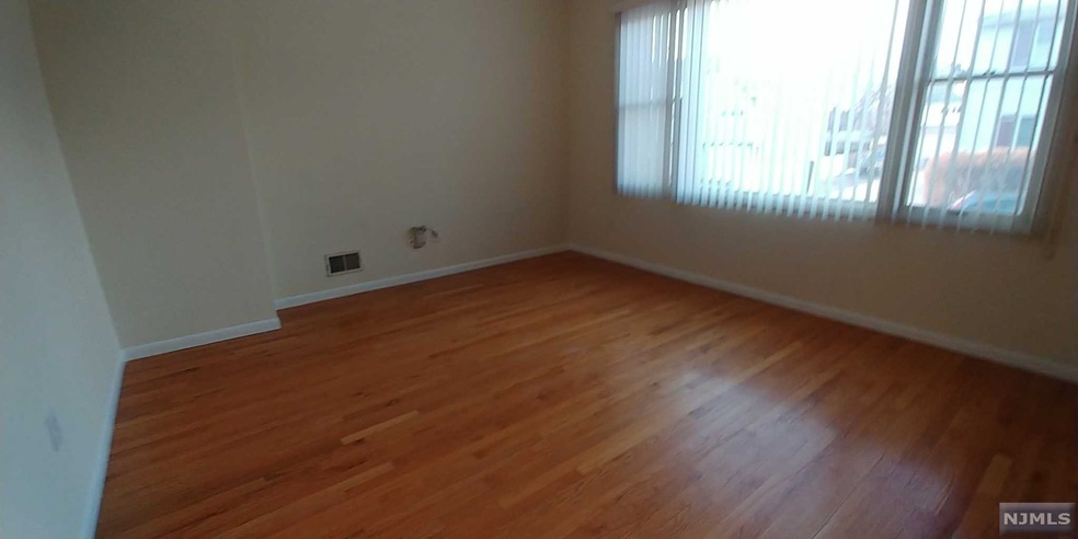 14 Bond St, Wallington, NJ 07057 - photo 1