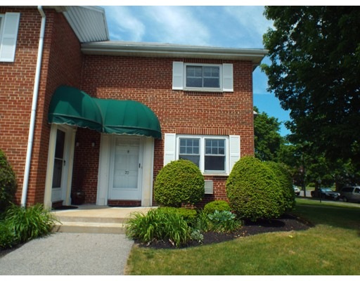 70 Emerson Gardens unit RD, Lexington, MA 02420 - photo 1