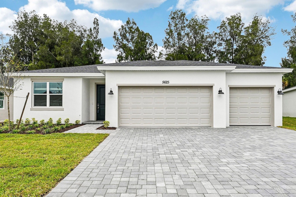 5625 Hampton Park Cir, Vero Beach South, FL 32966 - photo 1