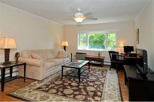 73 Walnut St unit 9, Newtonville, MA 02460 - photo 1
